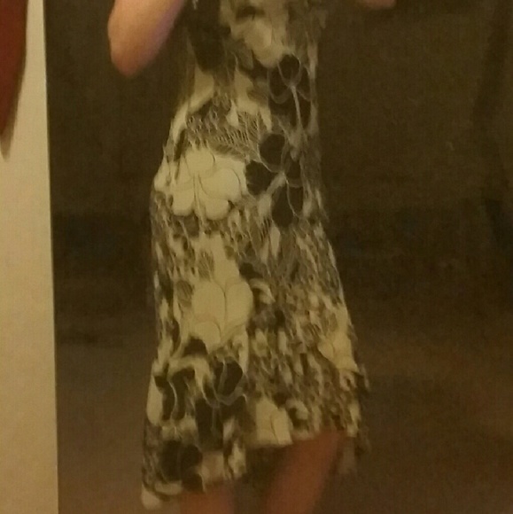 BCBGMaxAzria Floral Dress - Picture 5 of 5
